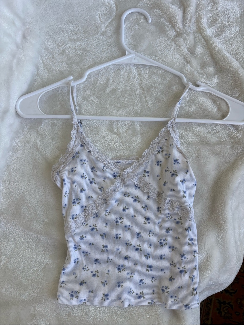 Hollister White Ribbed Cami with Blue Floral Print & Lace Trim